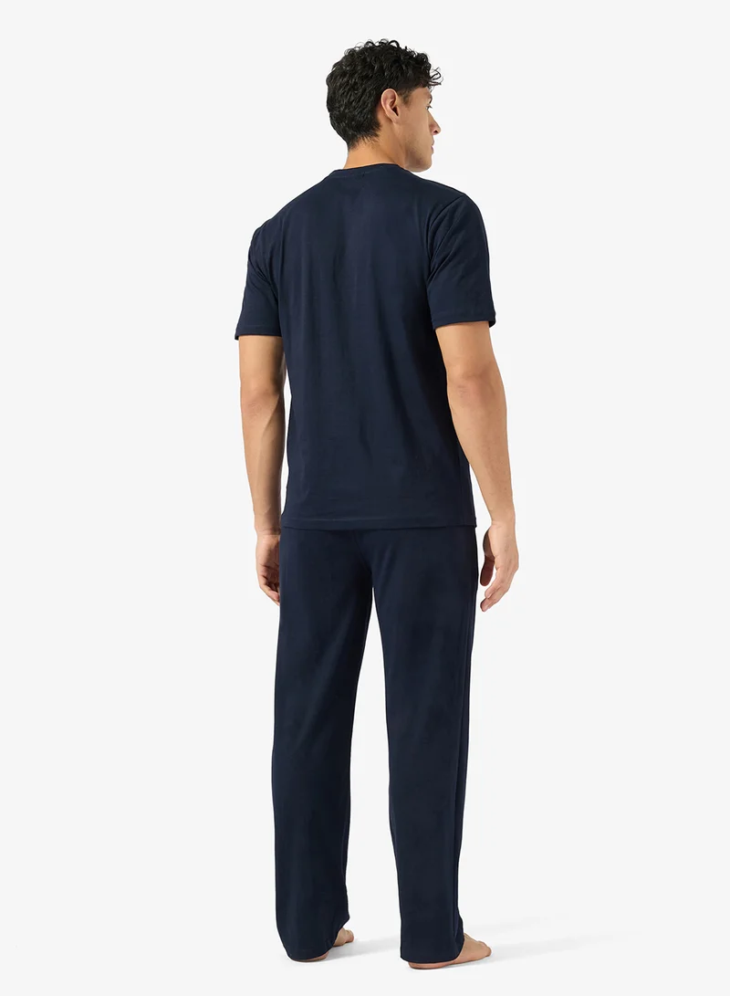 سفنتي فايف طقم تي شيرت وبنطلون بقصة عادية